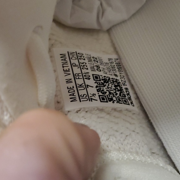 NWT YEEZY 350 V2 BONE 7.5 MEN 8.5 WOMEN 100% AUTHENTIC - Picture 3 of 5
